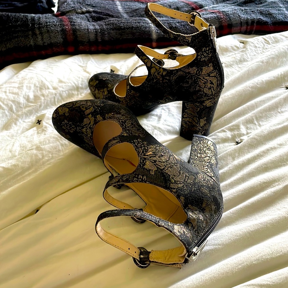 Marc Fisher stealth heels size 7.5